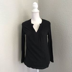 Vineyard Vines Woman's Black V Neck Top Size S